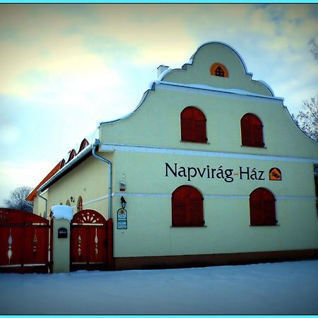 Napvirag-Haz Hotel Zsira Buitenkant foto