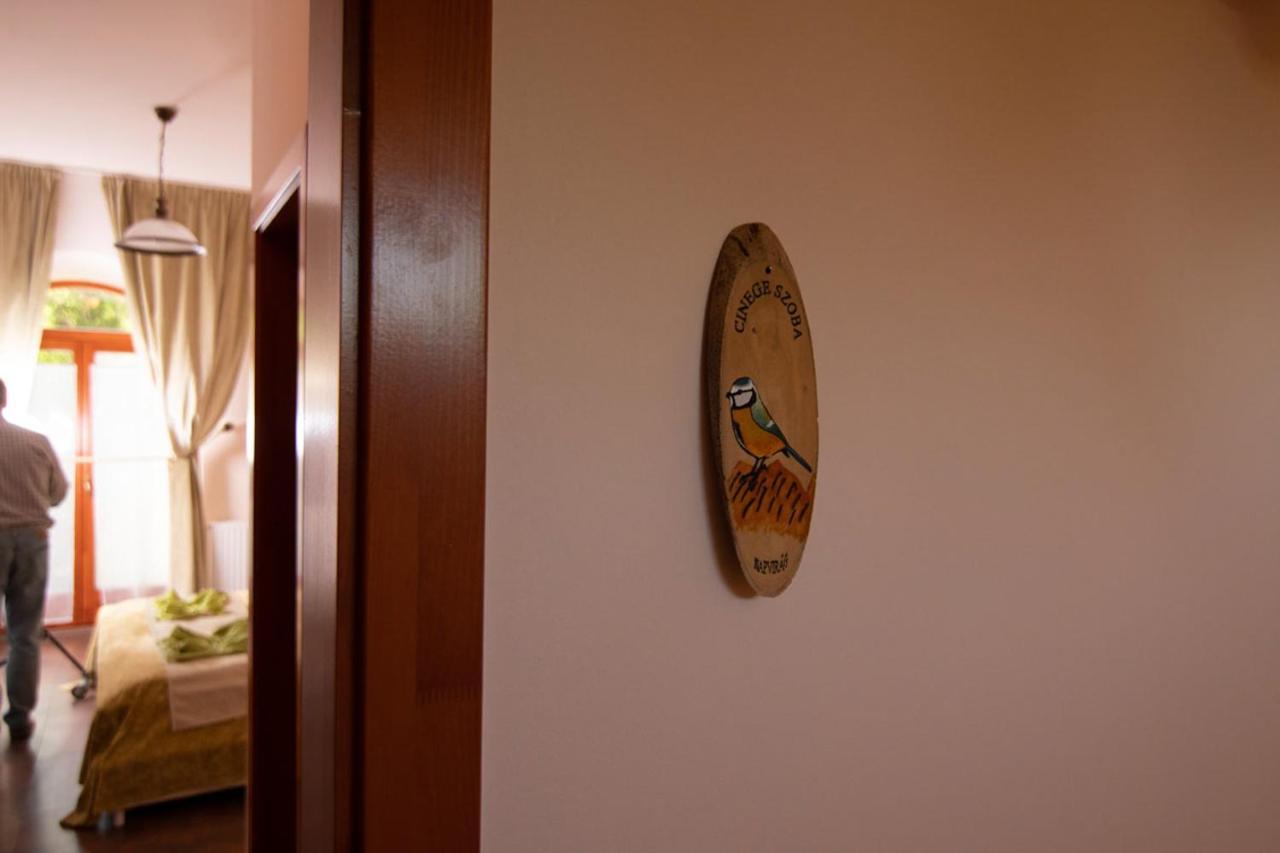 Napvirag-Haz Hotel Zsira Buitenkant foto