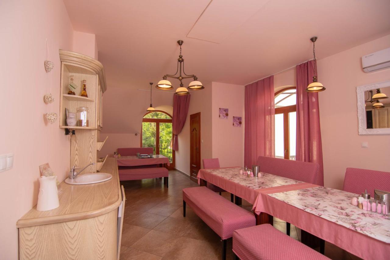 Napvirag-Haz Hotel Zsira Buitenkant foto