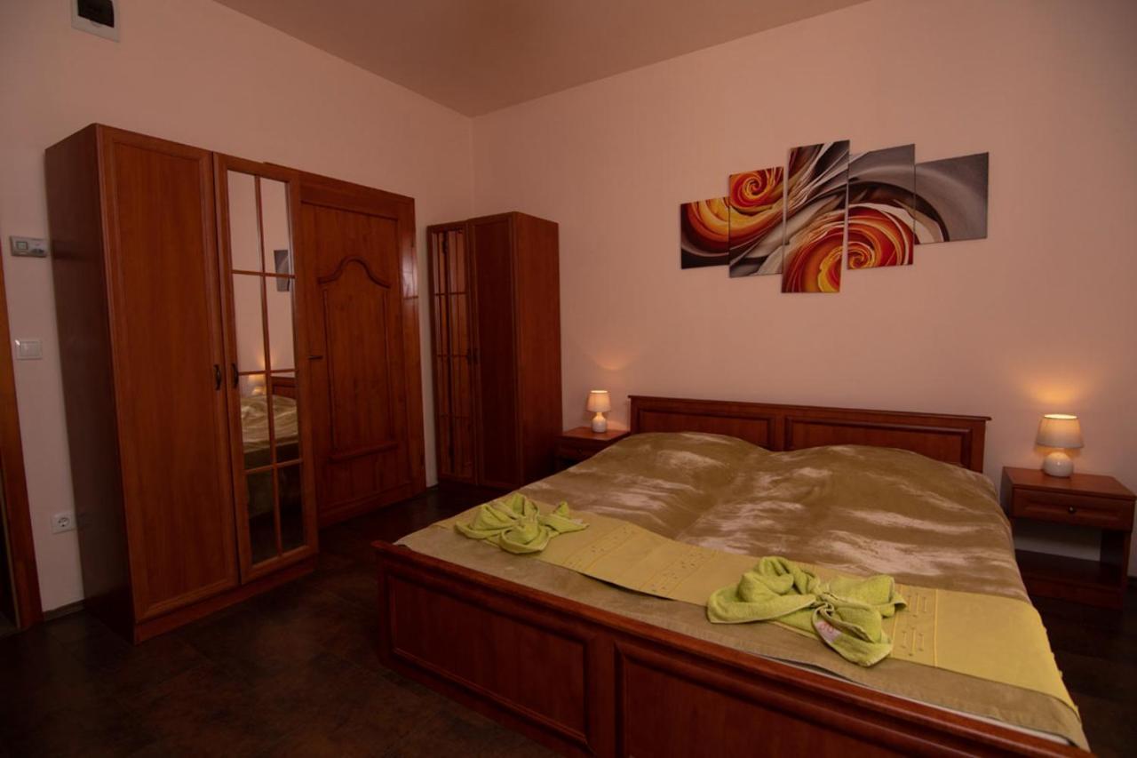 Napvirag-Haz Hotel Zsira Buitenkant foto