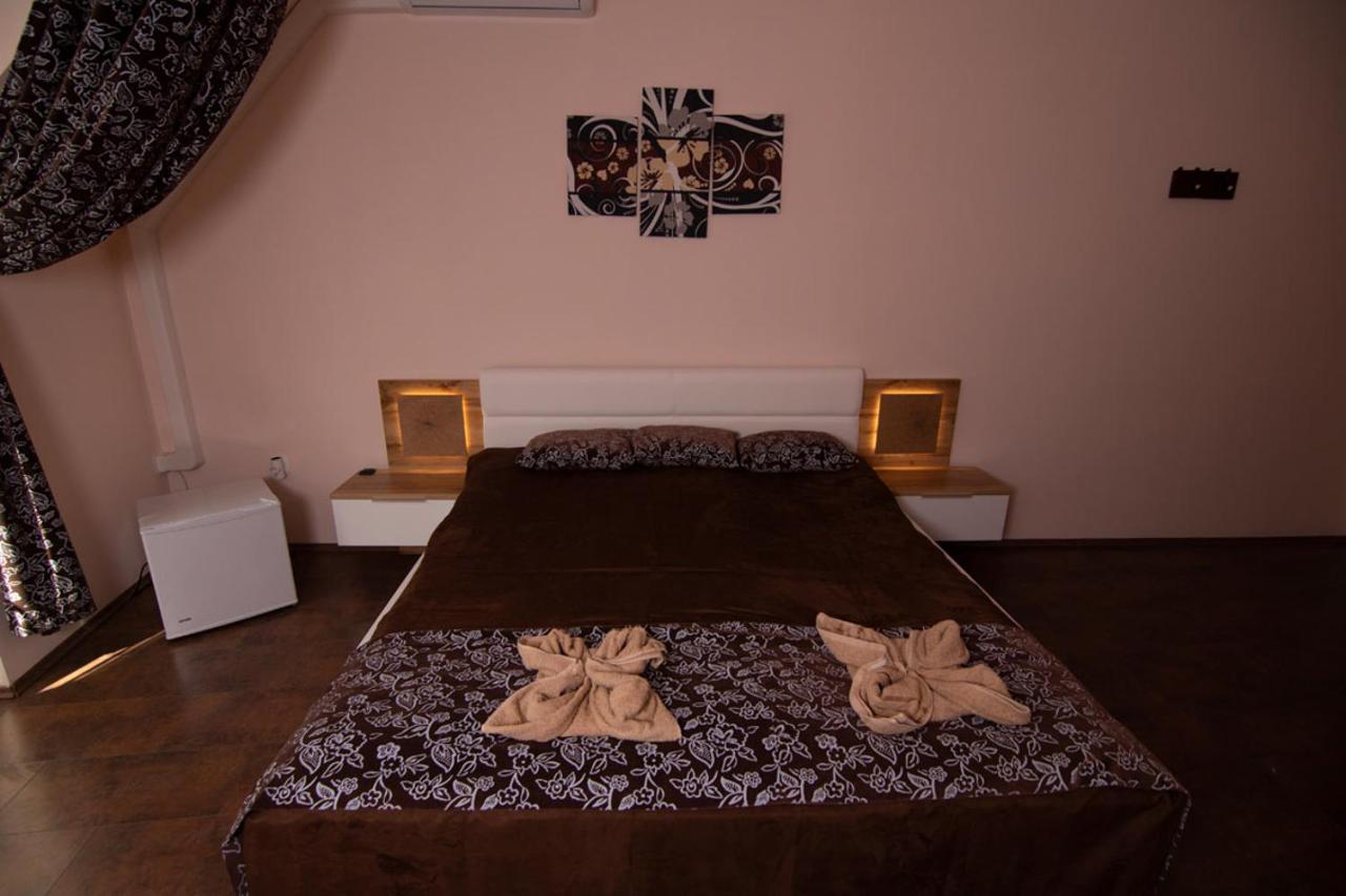 Napvirag-Haz Hotel Zsira Buitenkant foto