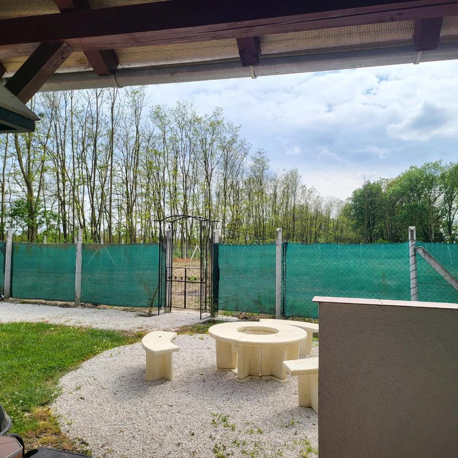 Napvirag-Haz Hotel Zsira Buitenkant foto