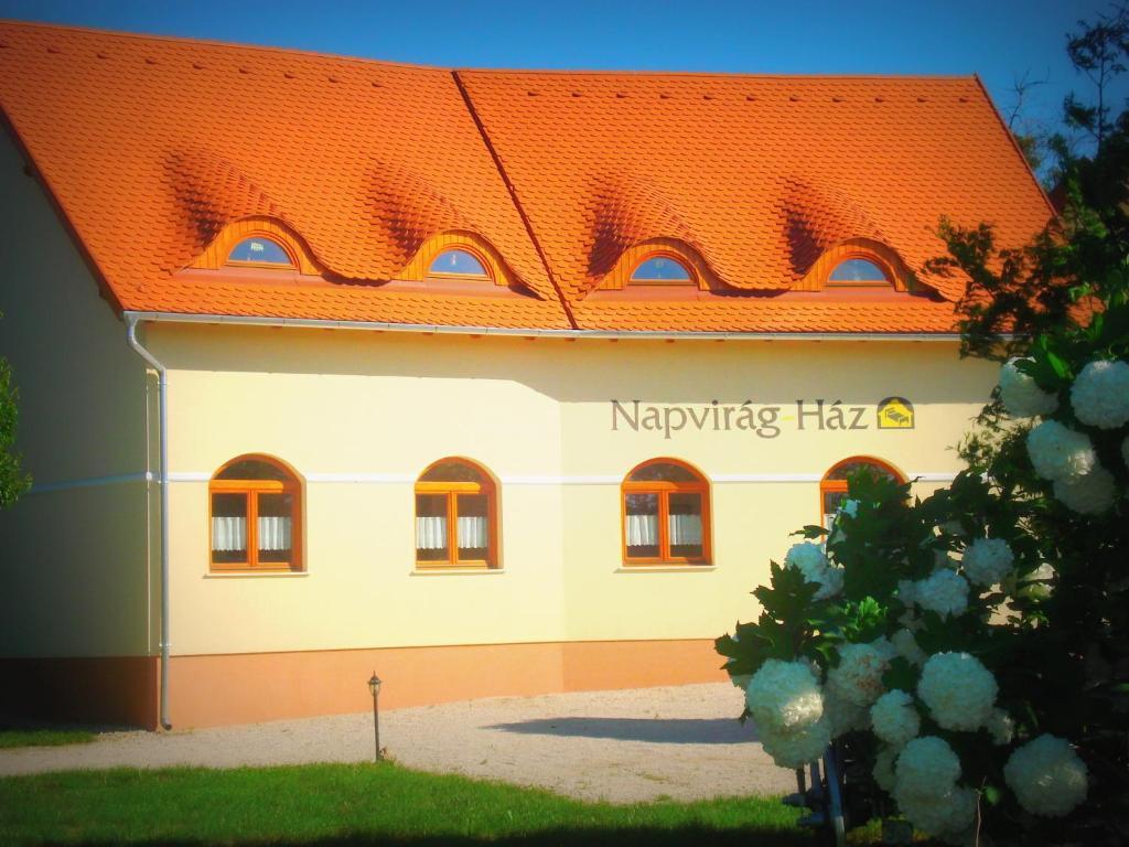 Napvirag-Haz Hotel Zsira Buitenkant foto